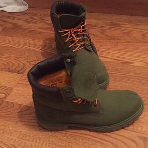 Olive green Timberlands (New York edition)